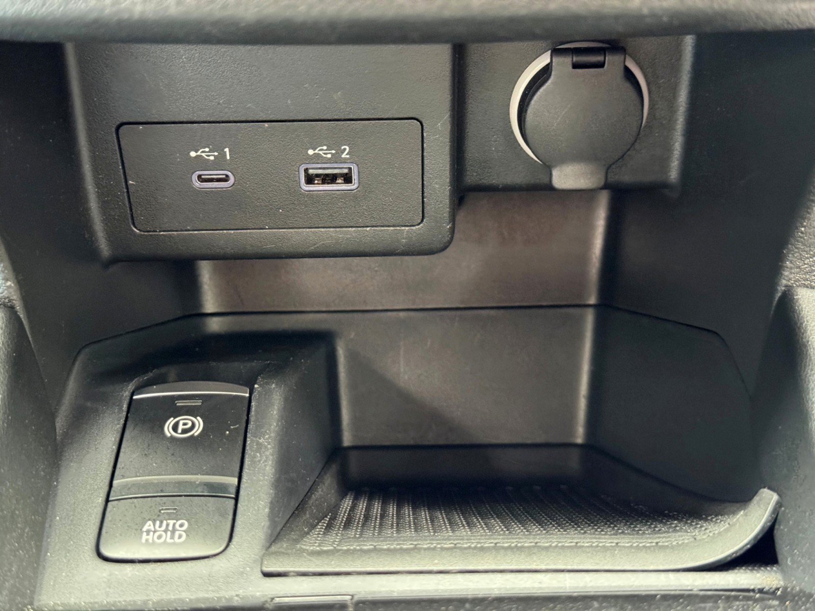 Used 2021 Nissan Kicks SR FWD image 23