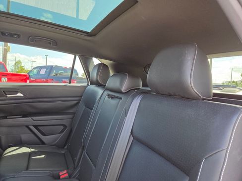 Used 2020 Volkswagen Atlas Cross Sport SEL image 17