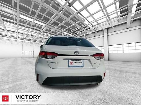 Certified 2025 Toyota Corolla LE image 5