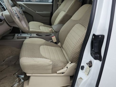 Used 2016 Nissan Frontier SV image 20