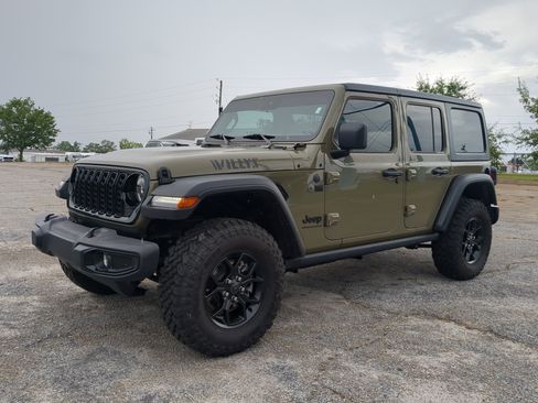 Used 2025 Jeep Wrangler Unlimited Sport AWD/4WD image 6