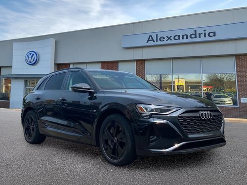 Used 2024 Audi Q8 e-tron Premium Plus w/ Premium Plus Package AWD/4WD image 1