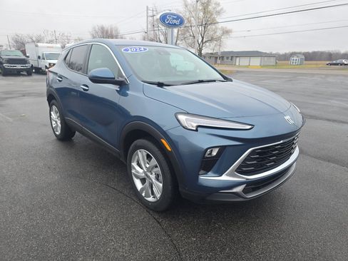 Used 2024 Buick Encore GX Preferred AWD/4WD image 4
