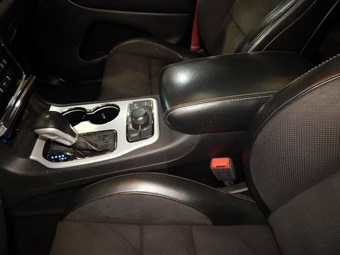 Used 2021 Jeep Grand Cherokee SRT w/ Trailer Tow Group IV image 19