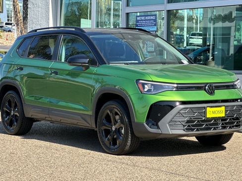 New 2025 Volkswagen Taos SE image 2