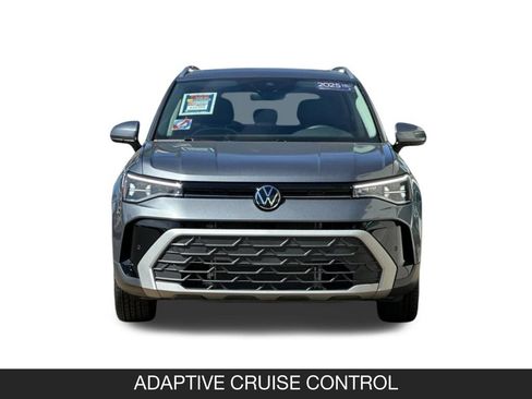 Used 2025 Volkswagen Taos SE w/ Panoramic Sunroof Package FWD image 10
