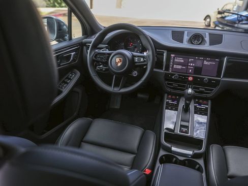 New 2026 Porsche Macan T AWD/4WD image 34