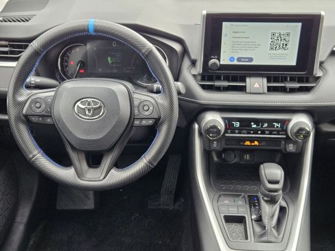 Used 2024 Toyota RAV4 XLE FWD image 32