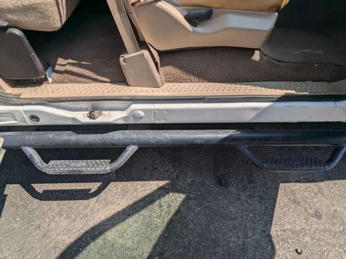 Used 2000 Ford F350 XL image 19