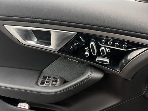 Used 2014 Jaguar F-TYPE Convertible RWD image 12