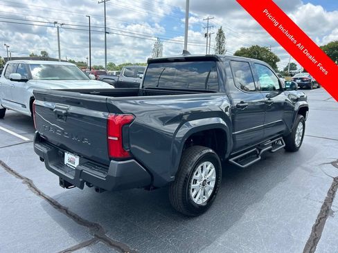 Used 2025 Toyota Tacoma SR AWD/4WD image 18
