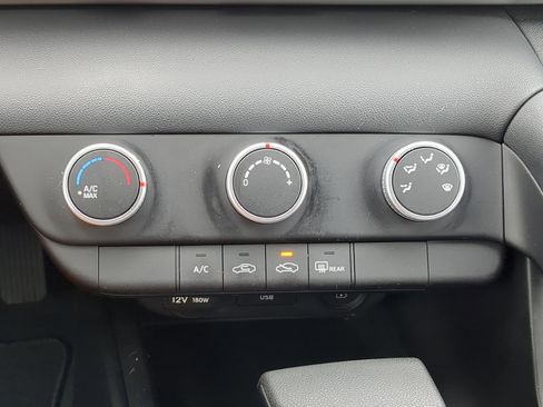 Certified 2023 Hyundai Elantra SE image 23