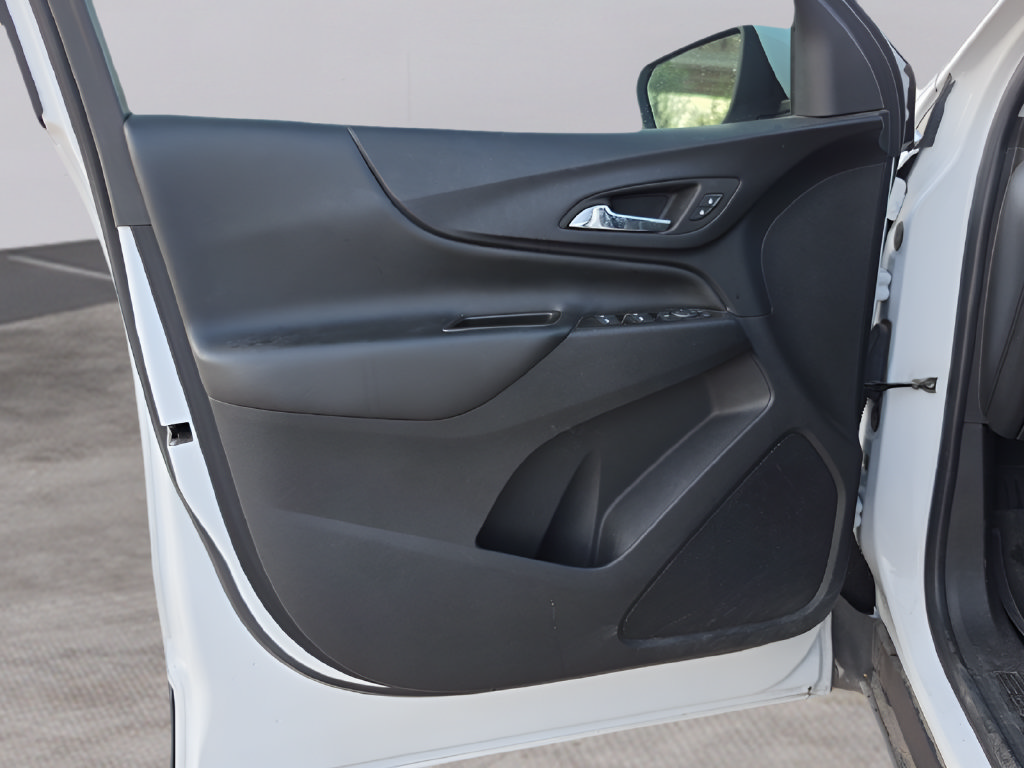 Used 2023 Chevrolet Equinox LT w/ LPO, Floor Liner Package AWD/4WD image 15