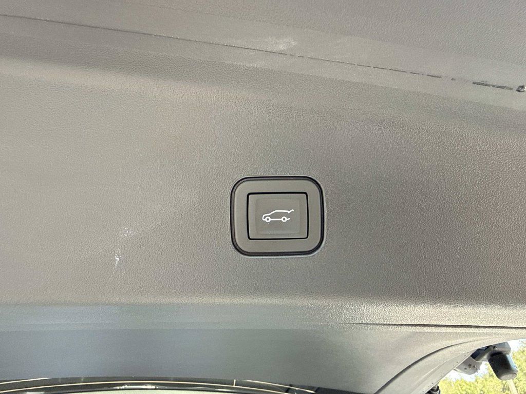 New 2027 Cadillac Vistiq Sport AWD/4WD image 12