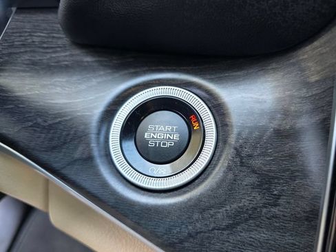 Certified 2023 Jeep Grand Cherokee L Limited w/ Luxury Tech Group II RWD image 17