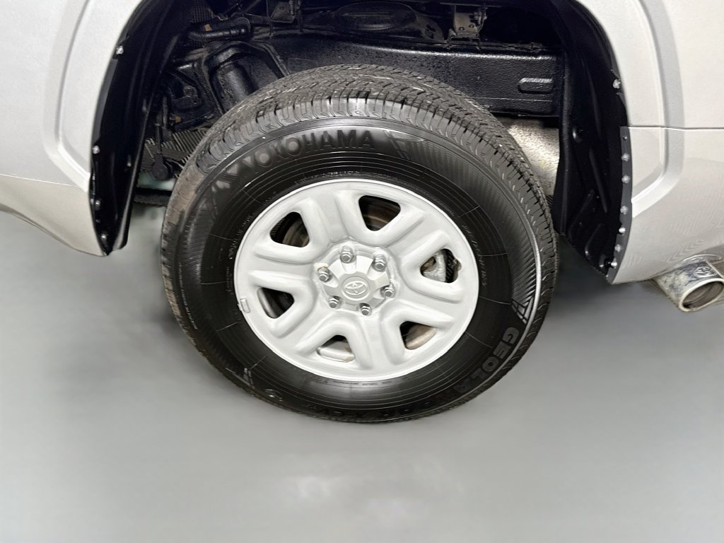 Used 2025 Toyota Tundra SR w/ SR Tow Package AWD/4WD image 34