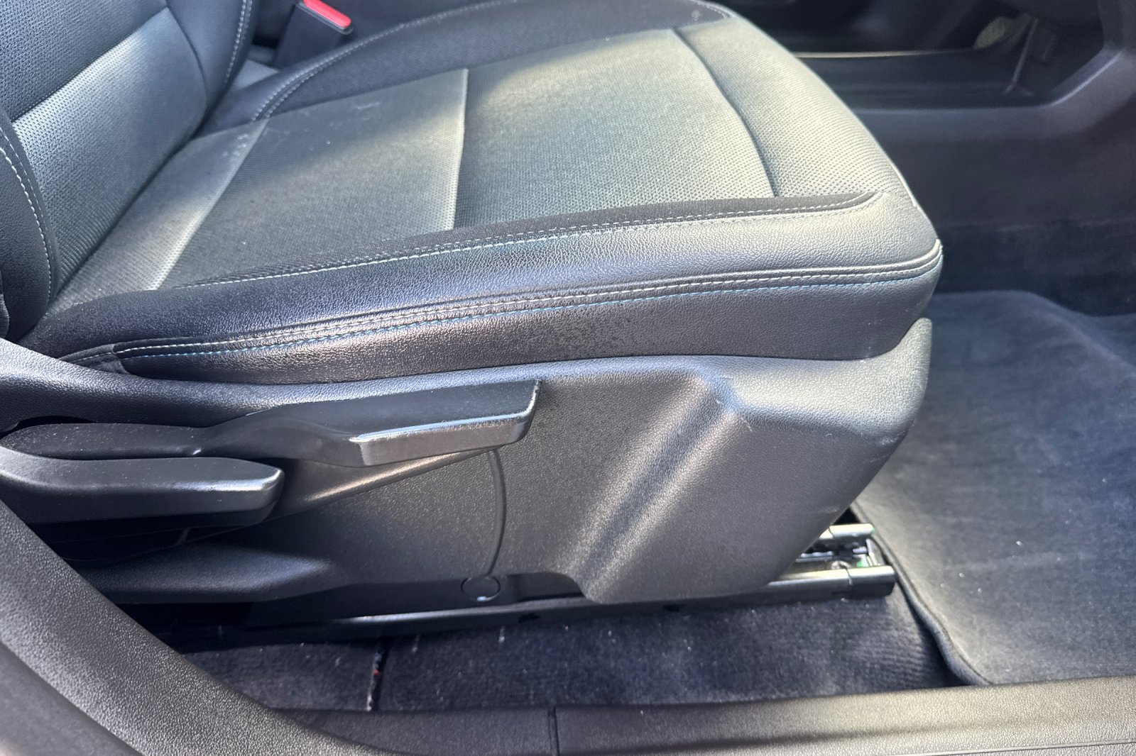 Used 2024 Chevrolet Equinox EV LT AWD/4WD image 24