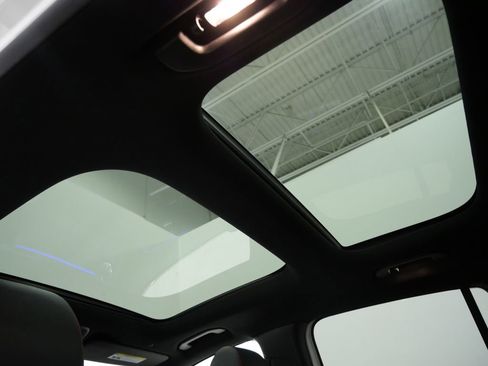 Used 2023 Mercedes-Benz GLA 250 4MATIC image 4