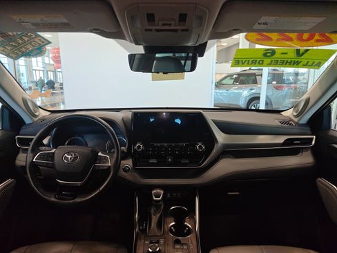 Used 2022 Toyota Highlander Platinum image 37