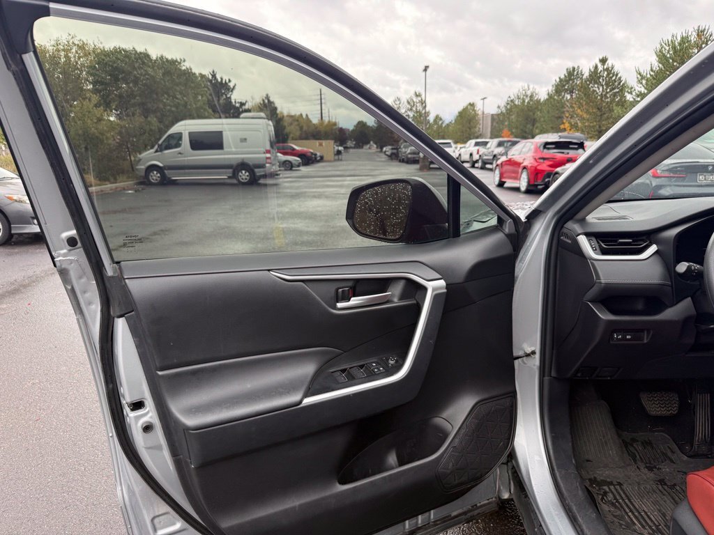 Used 2025 Toyota RAV4 XLE AWD/4WD image 21