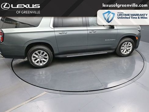 Used 2023 Chevrolet Suburban Premier AWD/4WD image 38