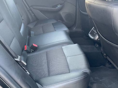 Used 2018 Chevrolet Impala LT FWD image 28