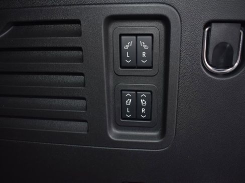 New 2026 Buick Enclave Sport Touring w/ Power Package image 12