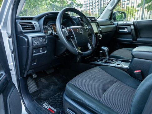 Used 2020 Toyota 4Runner TRD Off-Road AWD/4WD image 10