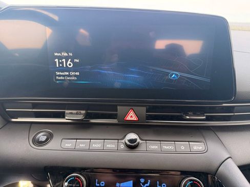 Used 2025 Hyundai Elantra SEL FWD image 18