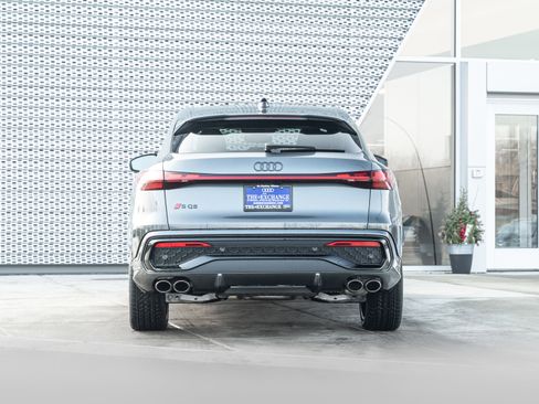 New 2025 Audi SQ5 Prestige image 35
