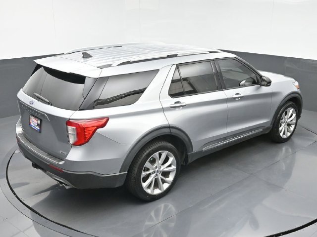 Used 2022 Ford Explorer Platinum w/ Equipment Group 601A AWD/4WD image 35
