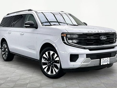 Certified 2025 Ford Expedition Max Platinum w/ Driver's Package AWD/4WD image 12