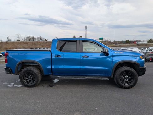 Used 2022 Chevrolet Silverado 1500 ZR2 w/ Technology Package AWD/4WD image 2
