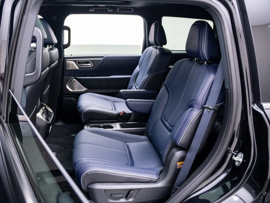 Certified 2026 INFINITI QX80 4WD w/ Sport Exterior Package image 18
