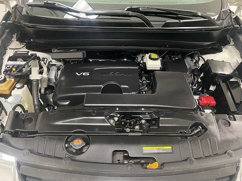 Used 2019 Nissan Pathfinder SL image 15