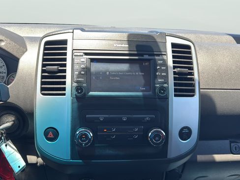 Used 2013 Nissan Xterra PRO-4X AWD/4WD image 25