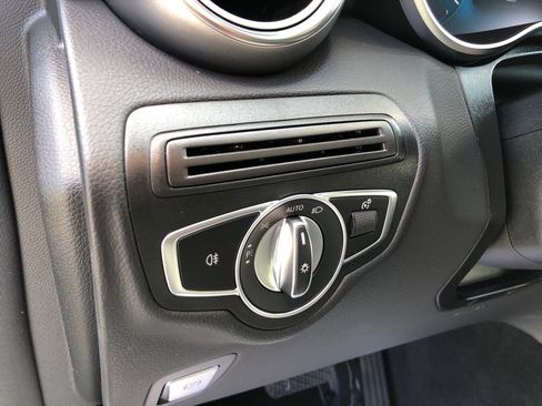 Used 2022 Mercedes-Benz GLC 300 4MATIC w/ Premium Package Lite image 15