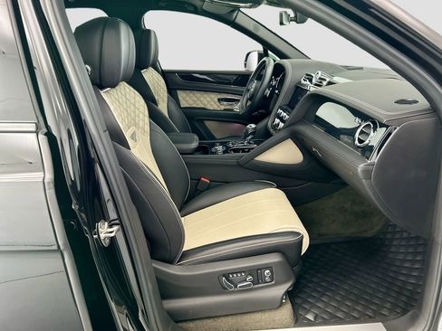 Certified 2021 Bentley Bentayga AWD/4WD image 19