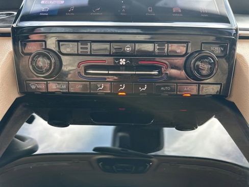 Used 2022 Jeep Grand Cherokee Limited image 18