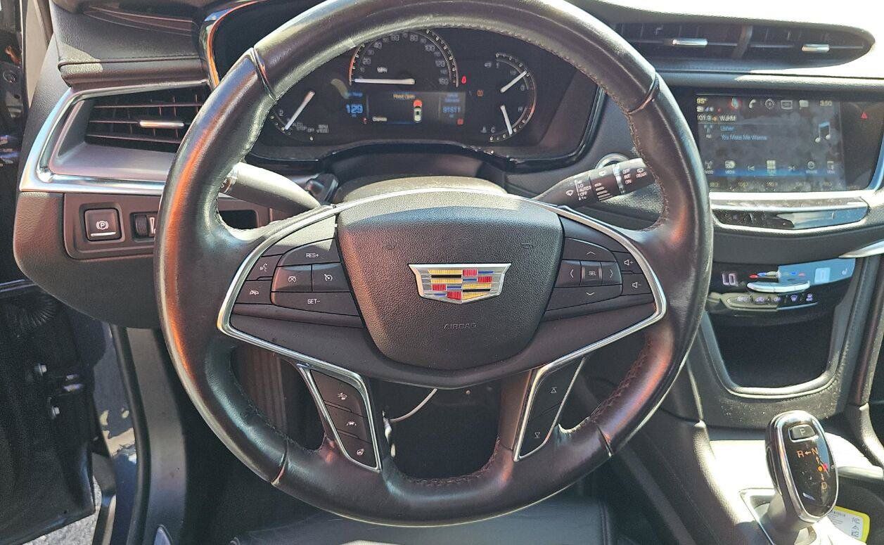 Used 2018 Cadillac XT5 Luxury w/ Driver Awareness Package FWD image 5