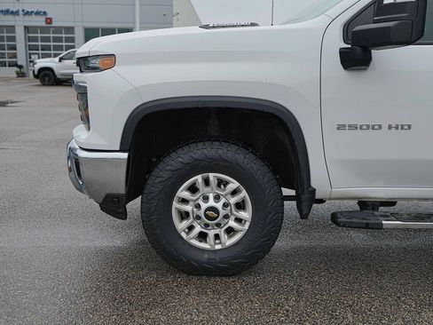 Used 2025 Chevrolet Silverado 2500 LT w/ Convenience Package AWD/4WD image 11