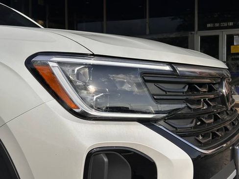 New 2026 Volkswagen Atlas Cross Sport SE image 3