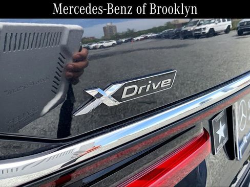 Used 2021 BMW 750i xDrive w/ M Sport Package AWD/4WD image 9