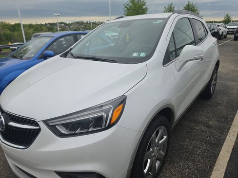 Used 2019 Buick Encore Essence w/ Experience Buick Package AWD/4WD image 2
