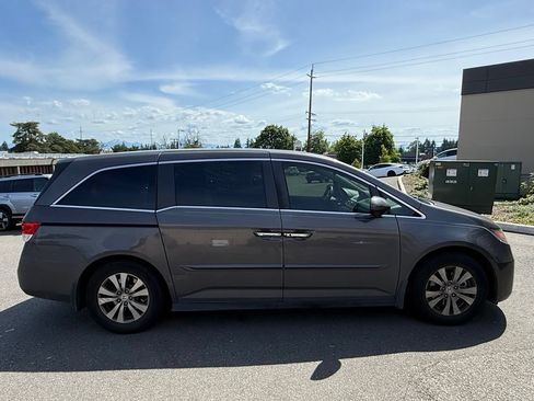 Used 2016 Honda Odyssey EX image 3