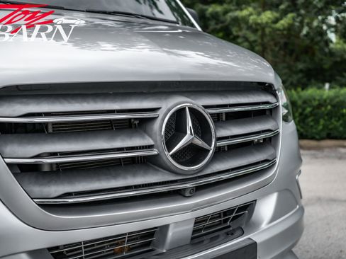 Used 2020 Mercedes-Benz Sprinter 2500 image 7