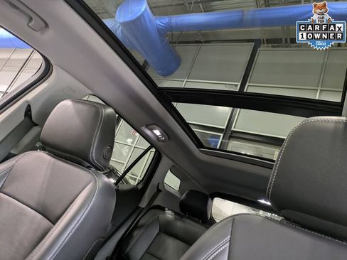 Used 2024 GMC Terrain SLT w/ Infotainment Package II AWD/4WD image 22
