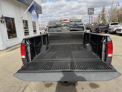 Used 2013 Nissan Titan SV w/ SV Value Truck Pkg image 10