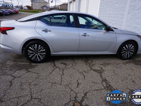 Used 2024 Nissan Altima 2.5 SV image 12