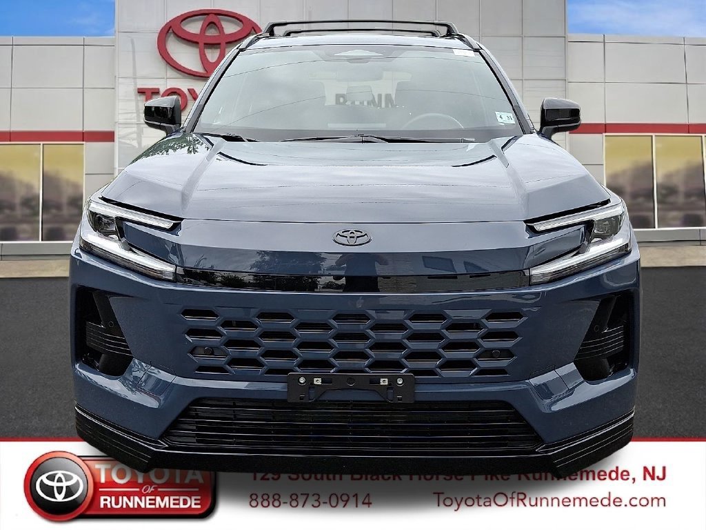 Used 2026 Toyota RAV4 SE AWD/4WD image 2